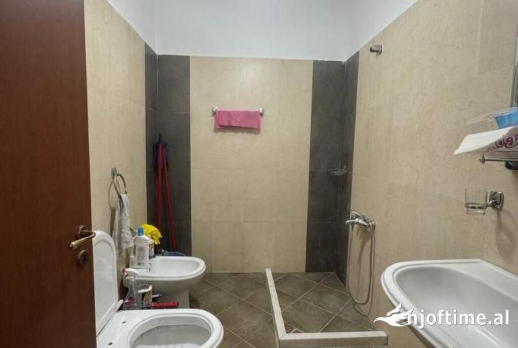Apartment for rent in the Municipality of Paris