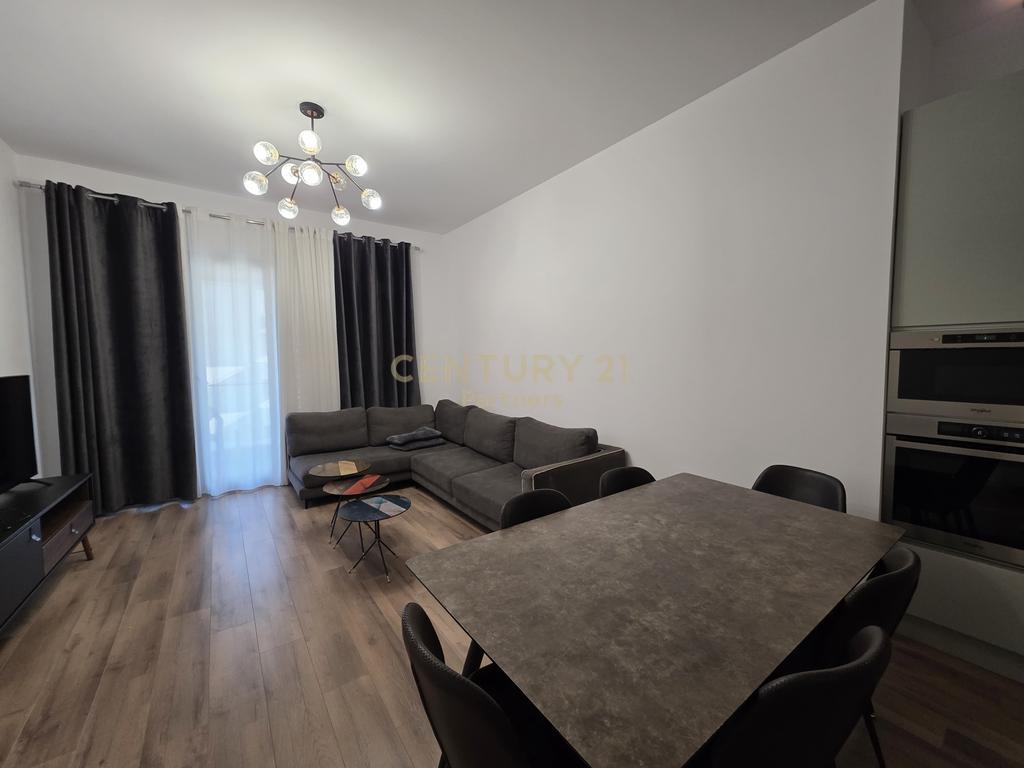 Apartament Modern 2+1+2 +Post parkimi tek Kompleksi Square 21