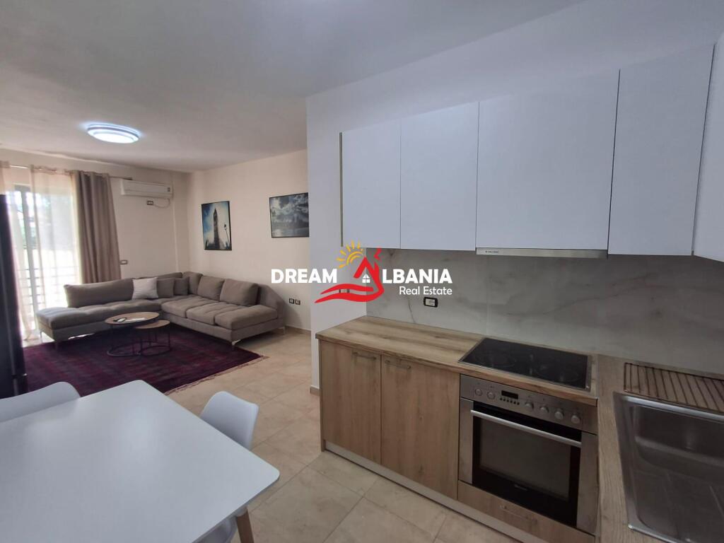 Jepet apartament me qera 2+1 afer Shkolles Rreze Drite Sauk Tirane ID (42115335)