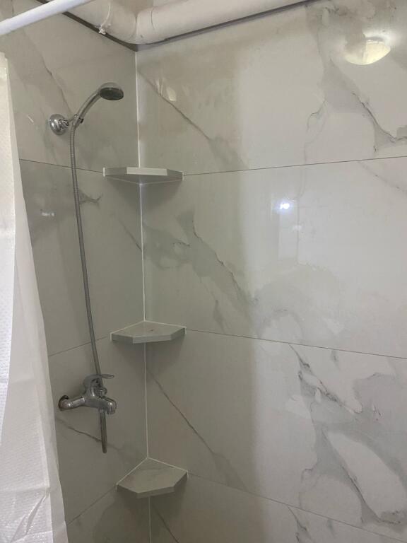 JEPET ME QERA APARTAMENT 1+1 540 EURO MYSLYM SHYRI