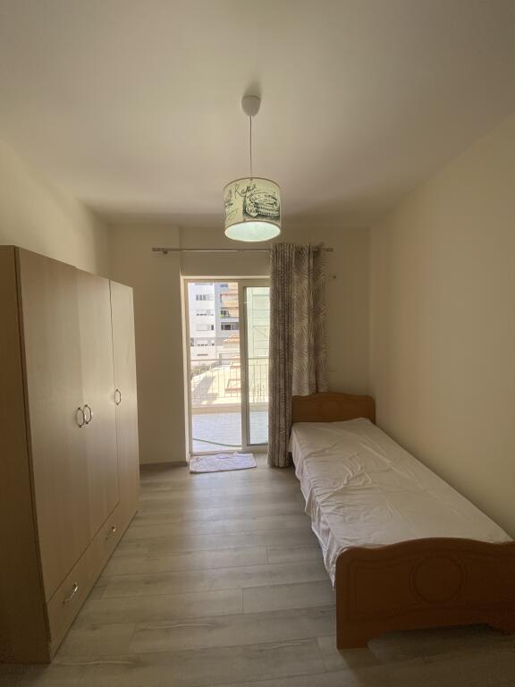 2+1,i mobiluar,kopshti zologjik cmimi 600 euro