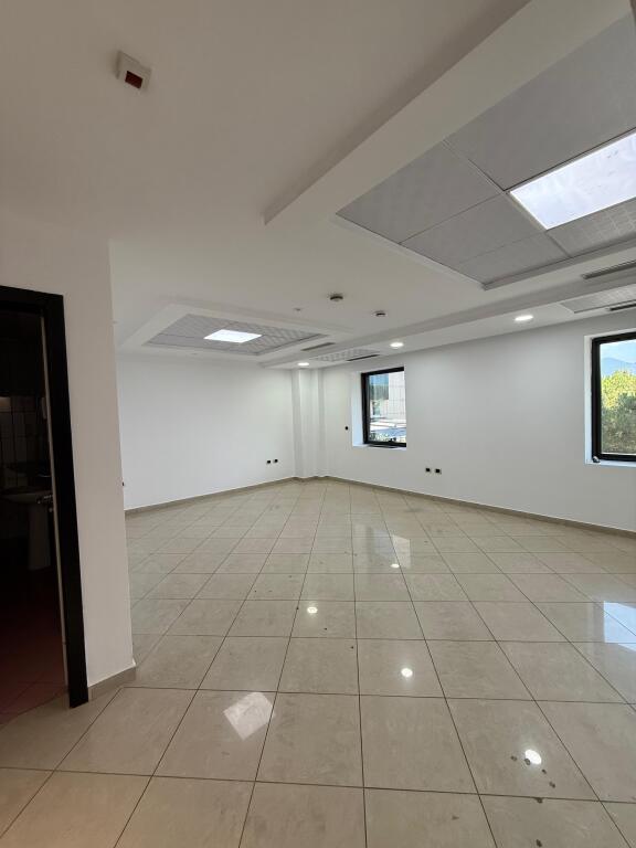 Office for rent at the Twin Towers