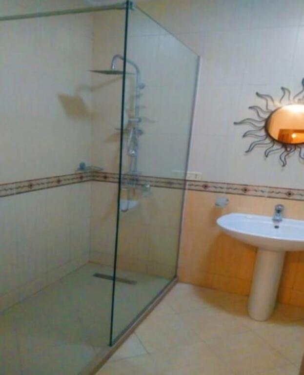 APARTAMENT ME QIRA 2+1 - SHESHI SKENDERBEJ, QENDER
