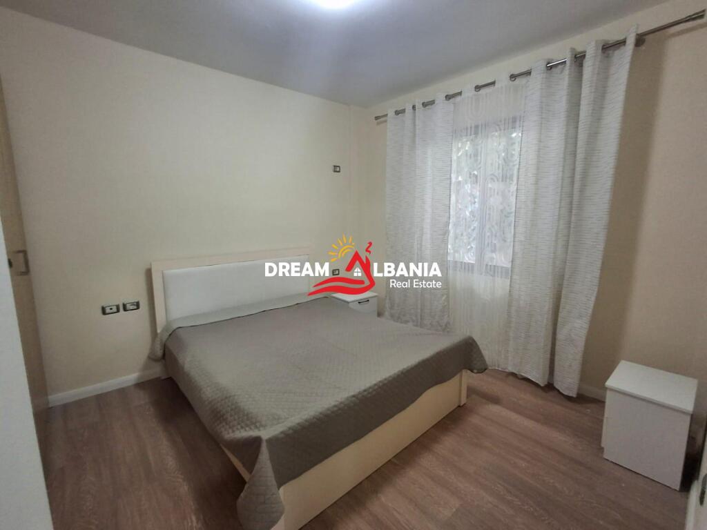 Jepet apartament me qera 2+1 afer Shkolles Rreze Drite Sauk Tirane ID (42115335)