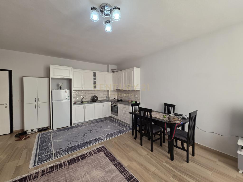 🏢 Shitet Apartament 1+1 në Shkozë, Tiranë – Kati i 4-të
