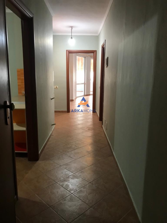 FOR SALE APARTMENT 4+1+BALCONY "PALLATET CABEJ, YZBERISHT" 170,000 EURO (NEGOTIABLE).