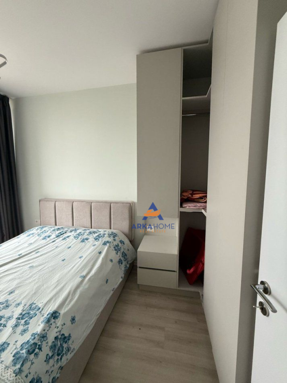 JEPET APARTAMENT ME QERA 1+1+BALLKON "TE SELVIA" 750 EURO (I PERFSHIRE PARKIMI ).