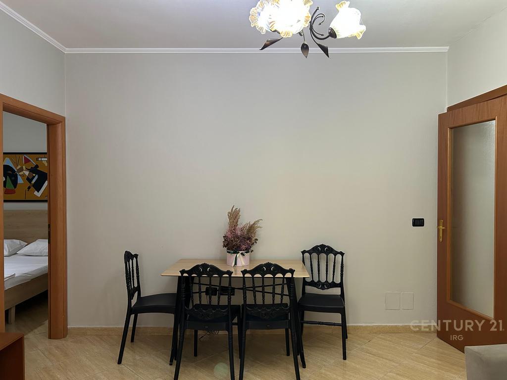 APPARTAMENTO 2+1 IN AFFITTO VICINO A VIA MYSLYM SHYRI. 650 € /Mese