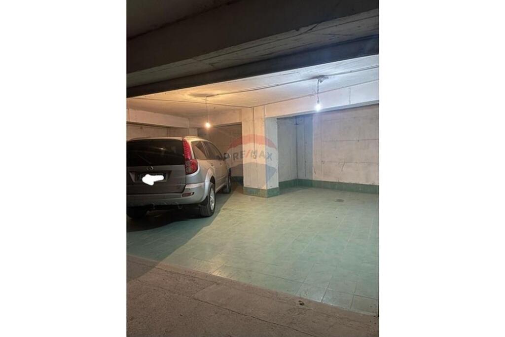 APARTMENT 3+1+2+2 GARAGES FOR SALE IN KOMUNA!