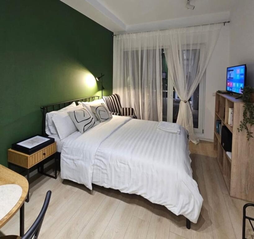 21 December, Kontakt Complex Studio apartment for sale, super invested.