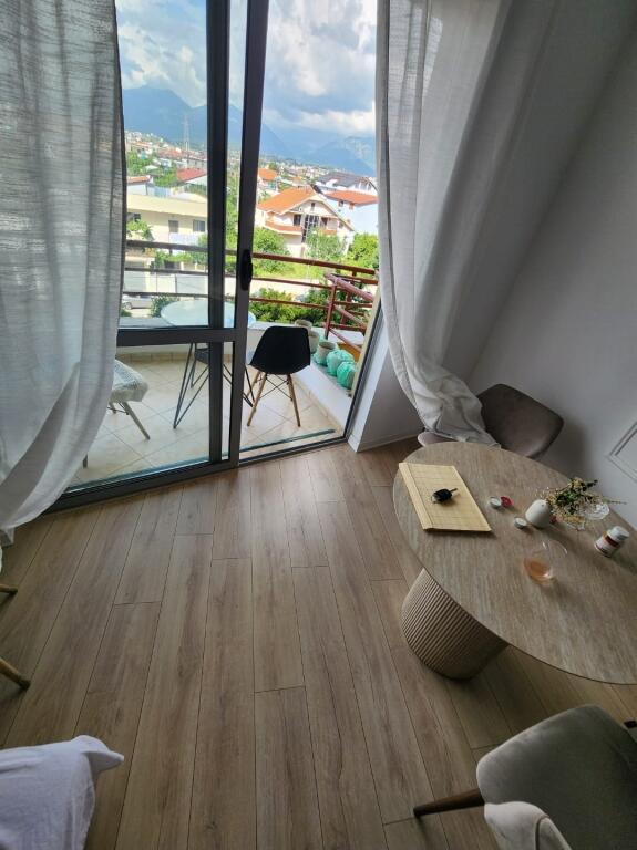 Apartament 1+1 me Qera tek Kthesa e kamzes