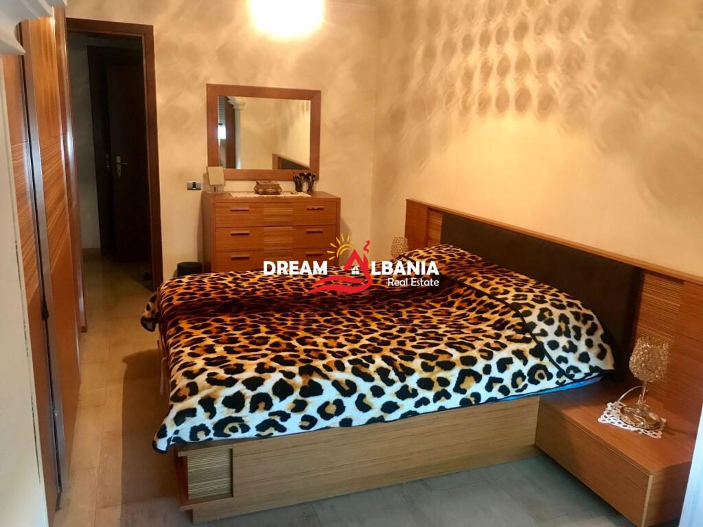 Affittasi appartamento 3+1 presso Mozaiku di Tirana (ID 4239067)