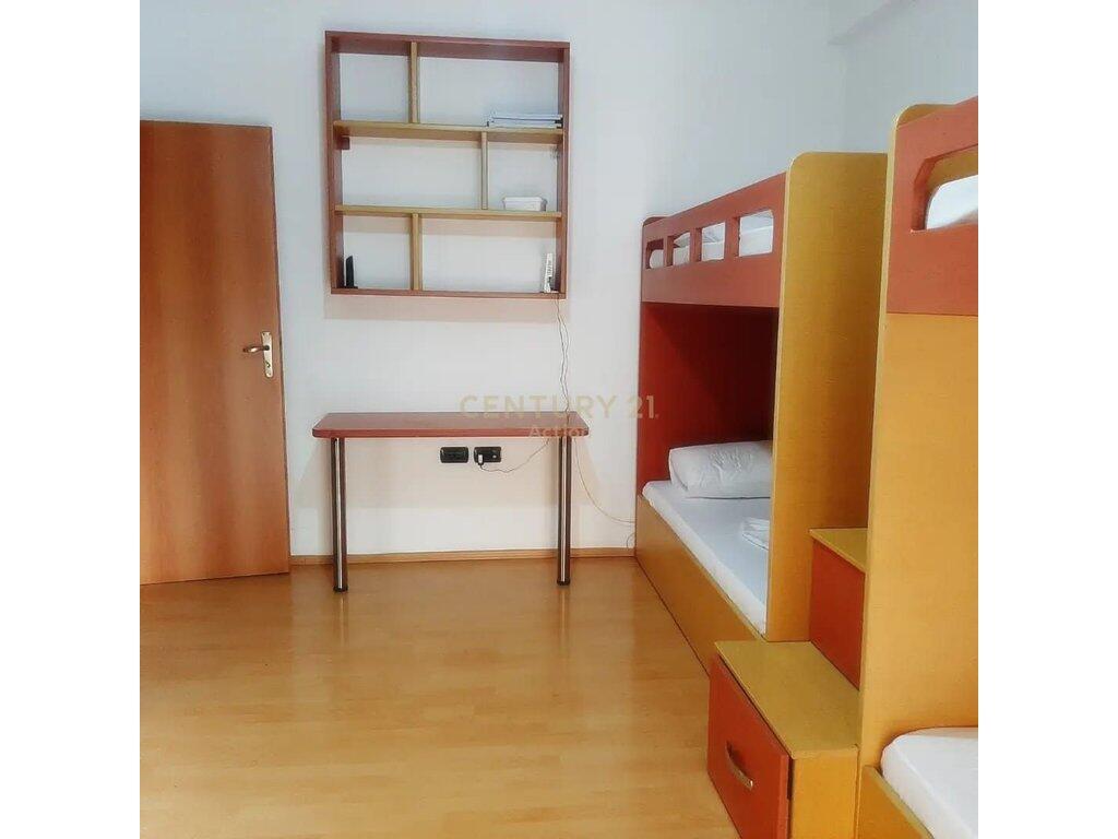 🏡 Apartament 2+1+2 me Qira – Pranë Kopshtit Zoologjik &amp; Vetëm 5 Minuta nga Liqeni i Tiranës