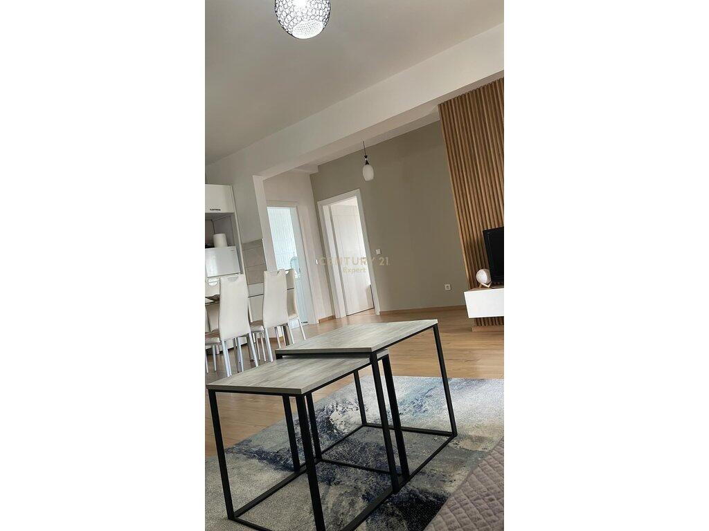 🏙️ Jepet me Qira Apartament 2+1 – Pranë Zogut të Zi