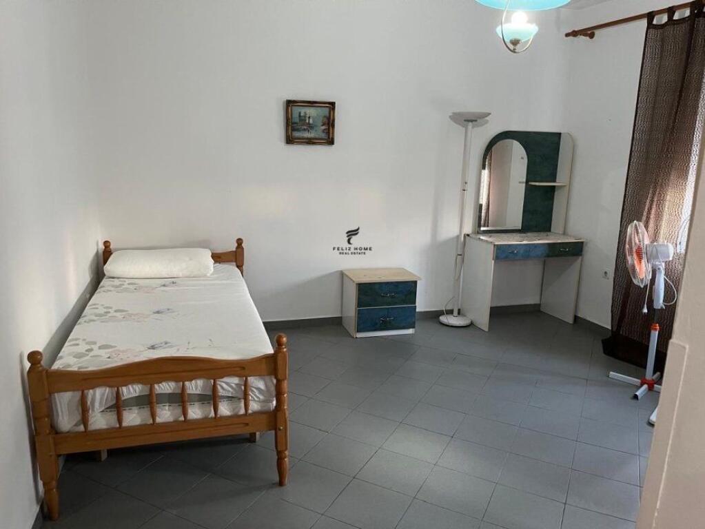 APARTAMENT ME QERA 2+1 MINE PEZA 450 EURO