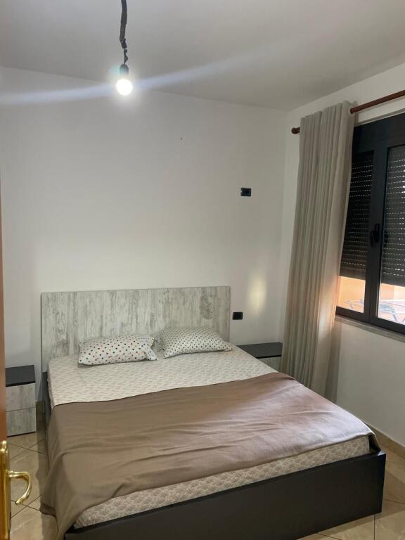 Jepet me qera apartament 1+1 ne Qender