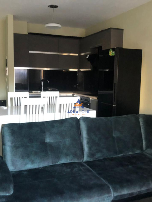 JEPET ME QERA APARTAMENT 2+1+BALLKON "STADIUMI DINAMO " 1000 EURO.