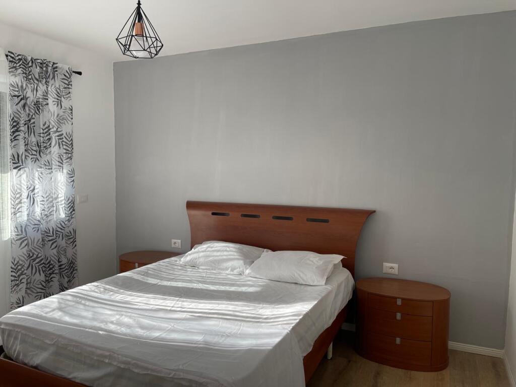 2+1, 3rd floor existing building, 21 December, price 650 euro