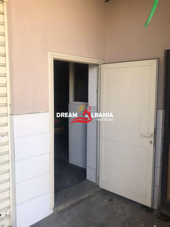 Magazine me dhome frigoriferike me qera ne afersi te Hotel Continental ne Vore (ID 4281168)