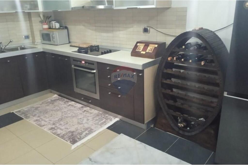 APARTAMENT 1+1 ME QIRA TE ISH-EKSPOZITA !