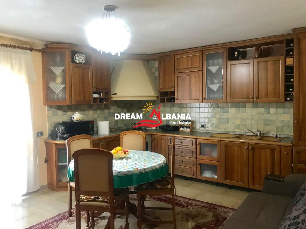 Affittasi appartamento 3+1 presso Mozaiku di Tirana (ID 4239067)
