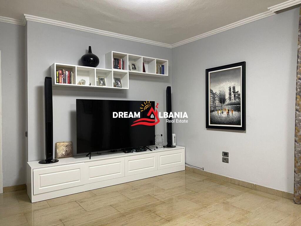 Affittasi appartamento 3+1 presso Mozaiku di Tirana (ID 4239067)