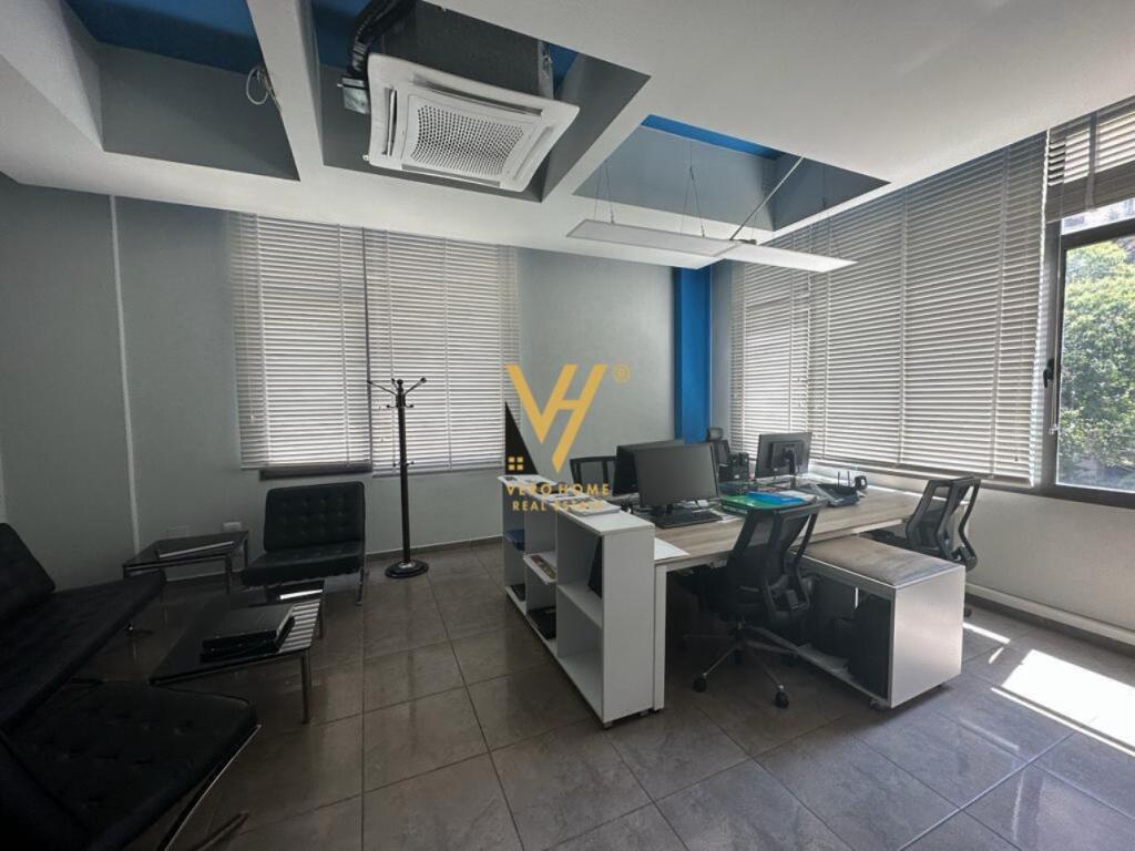JEPET ZYRE 100 M2 ME QIRA TE KOMUNA PARISIT 90.000 LEKE
