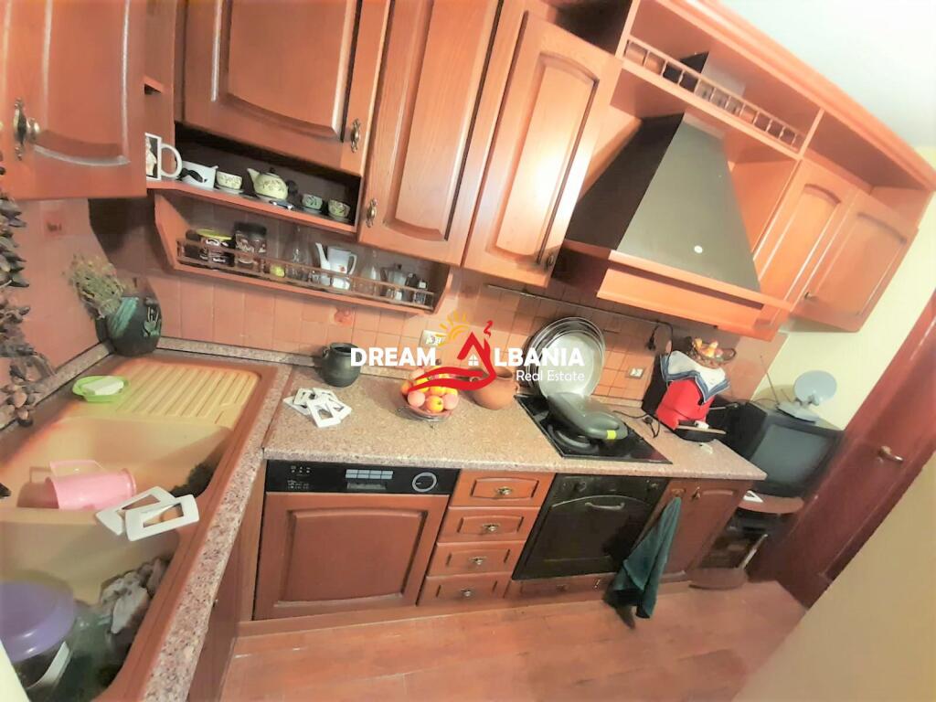 Affittasi appartamento 2+1 vicino al Mercato Nuovo in via Tefta Tashko Koco (ID 4229307)