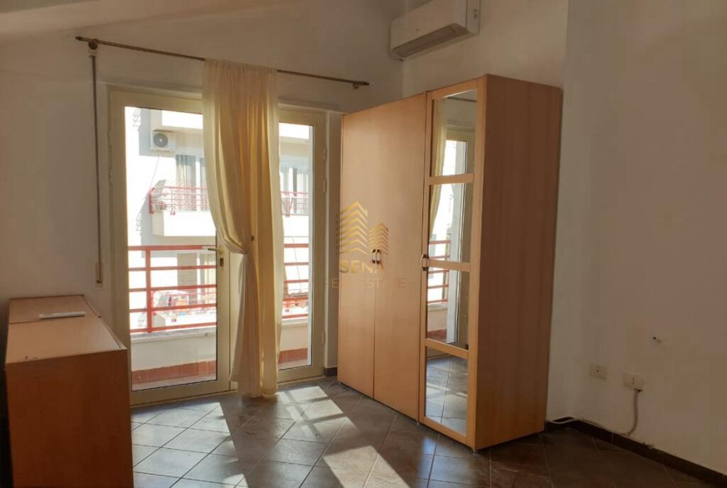 Rent, Apartment 4+1+3+Blk, Dry Lake, 1200 Euro/month