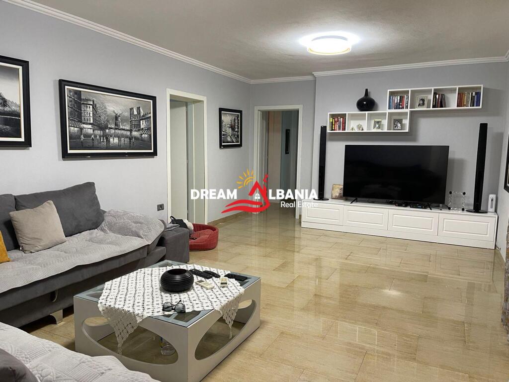 Affittasi appartamento 3+1 presso Mozaiku di Tirana (ID 4239067)