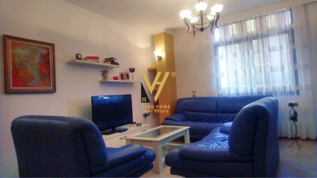 JEPET APARTAMENT 2+1+BLK ME QIRA NE QENDER 75.000 LEKE