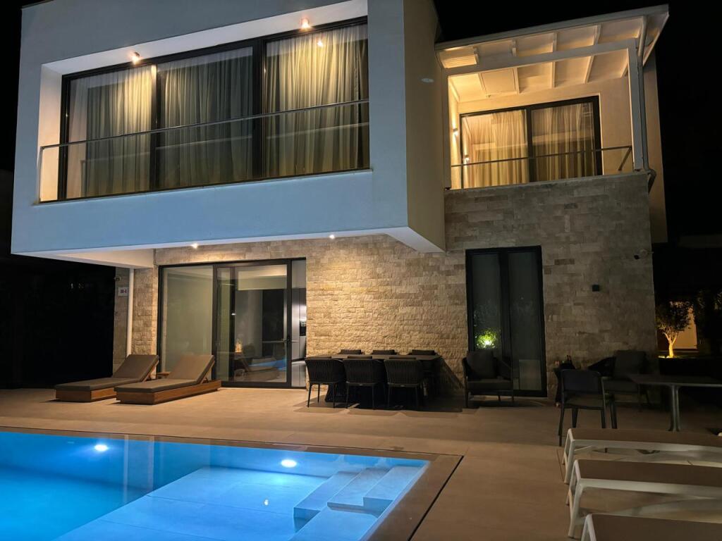 Shitet, Vilë Individuale , San Pietro Residences, Gjiri i Lalzit
