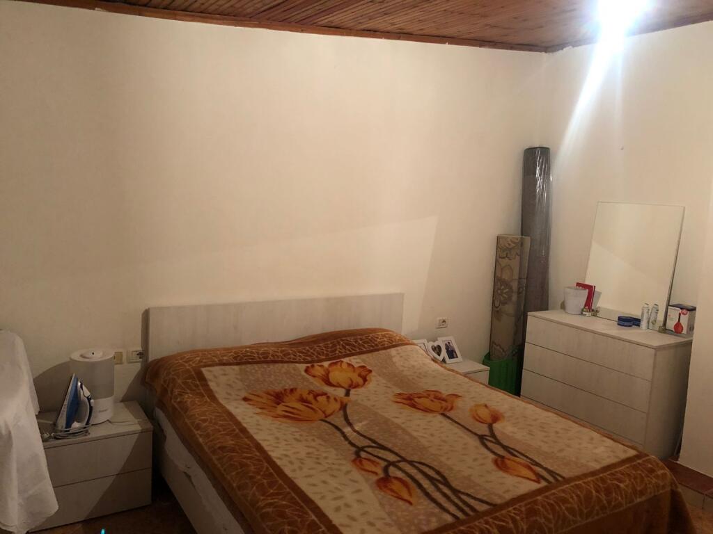 JEPET ME QERA APARTAMENT 2+1 40.000 LEKE FRESKU