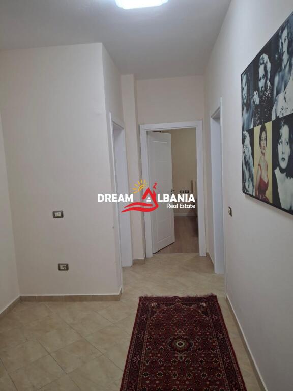 Jepet apartament me qera 2+1 afer Shkolles Rreze Drite Sauk Tirane ID (42115335)