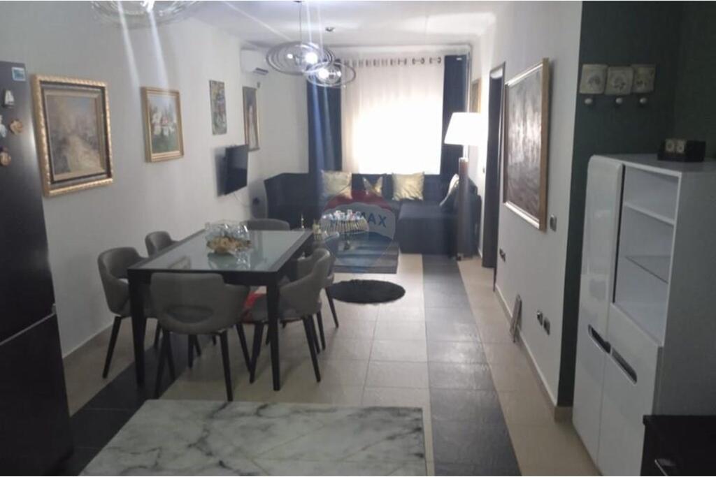APARTAMENT 1+1 ME QIRA TE ISH-EKSPOZITA !