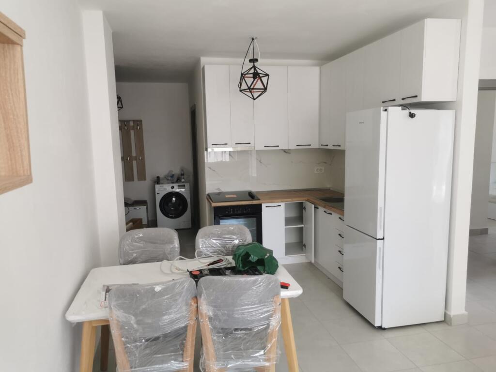 For rent 3+1 furnished elevator at 5 Maji 500 eu