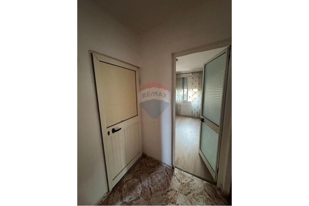 APARTMENT 1+1, MYSLYM SHYRI STREET
