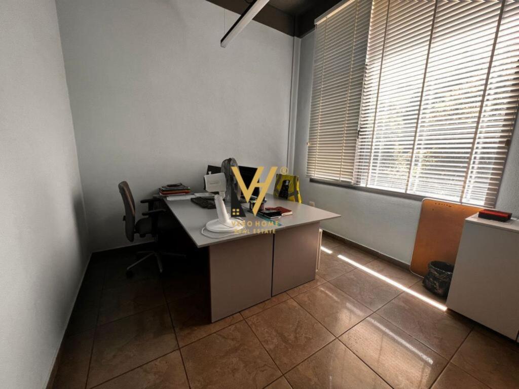 JEPET ZYRE 100 M2 ME QIRA TE KOMUNA PARISIT 90.000 LEKE