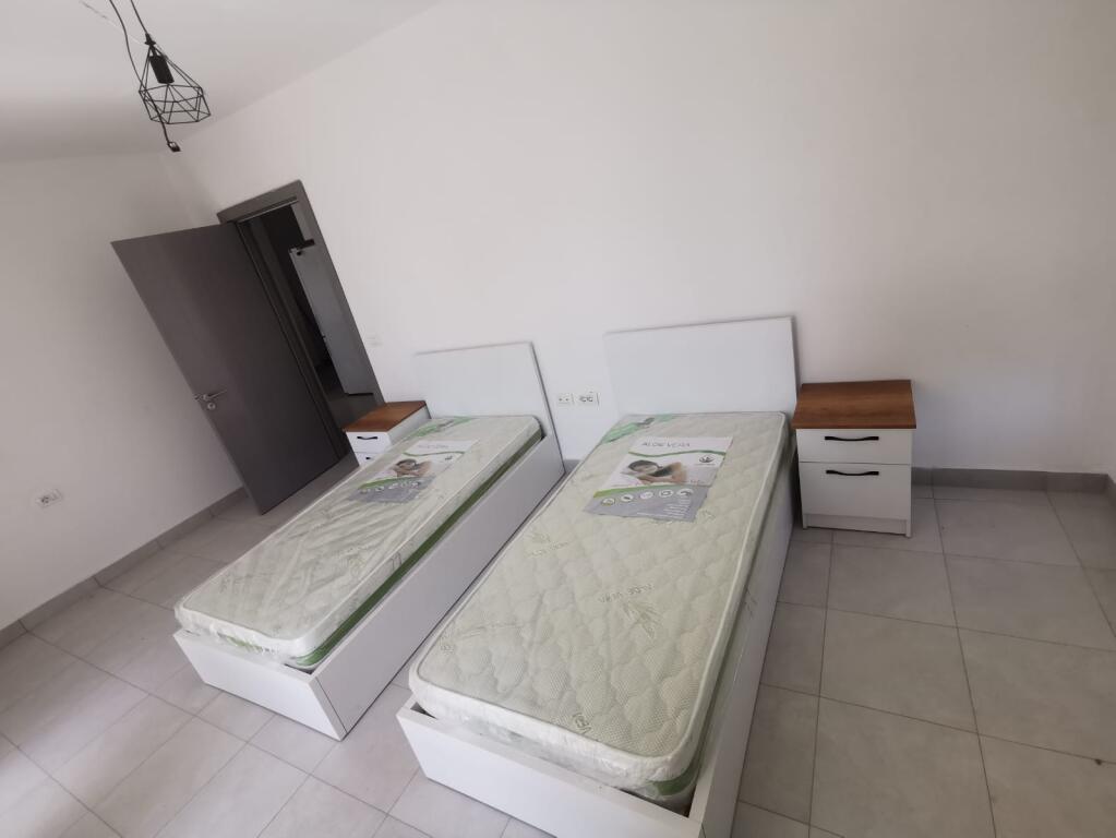 For rent 3+1 furnished elevator at 5 Maji 500 eu