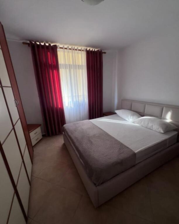 APARTAMENT ME QIRA 2+1 - SHESHI SKENDERBEJ, QENDER