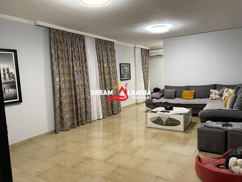 Affittasi appartamento 3+1 presso Mozaiku di Tirana (ID 4239067)