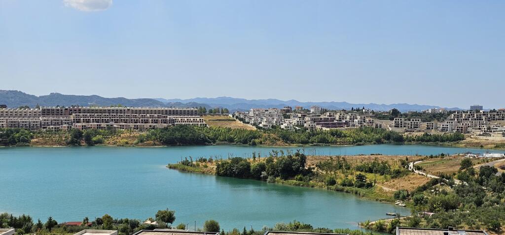 appartamento in vendita con vista sul Lago Farka