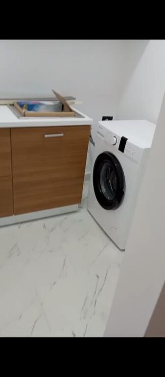 GARSIONERE 270 EURO VILAT AMERIKANE.