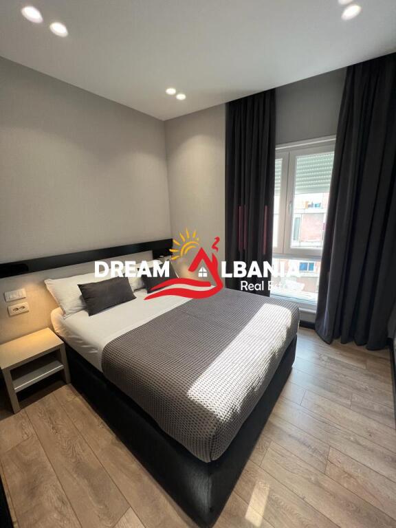 Appartamento 2+1 in affitto in via Barrikadave vicino a piazza Skenderbeu a Tirana (ID 42215028)