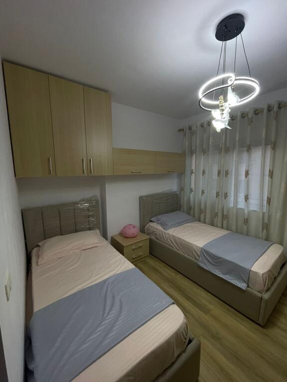 Apartment 2+1+2+balcony for sale  Kombinat, Glass Street