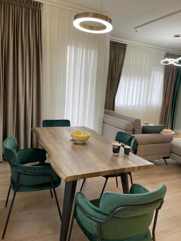 Apartament 2+1 me qira tek Qendra Kristal!