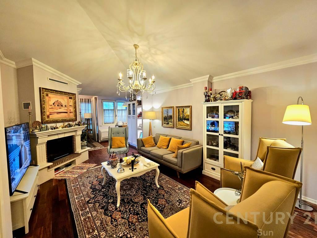 ✨ LUXURY PENTHOUSE FOR SALE – WITH PANORAMIC VIEWS OF TIRANA CITY &amp; THE ARTIFICIAL LAKE