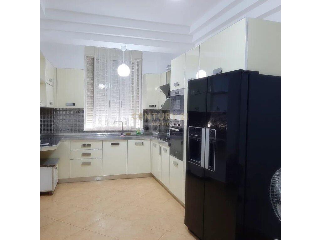 🏡 Apartament 2+1+2 me Qira – Pranë Kopshtit Zoologjik &amp; Vetëm 5 Minuta nga Liqeni i Tiranës