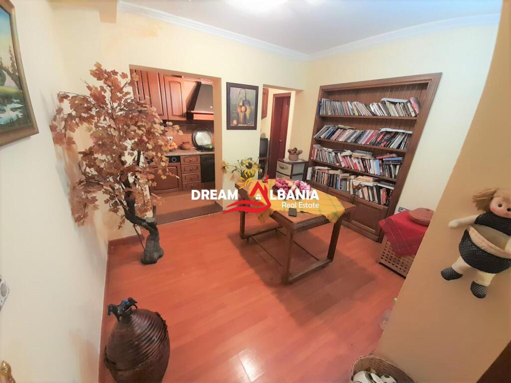 Affittasi appartamento 2+1 vicino al Mercato Nuovo in via Tefta Tashko Koco (ID 4229307)