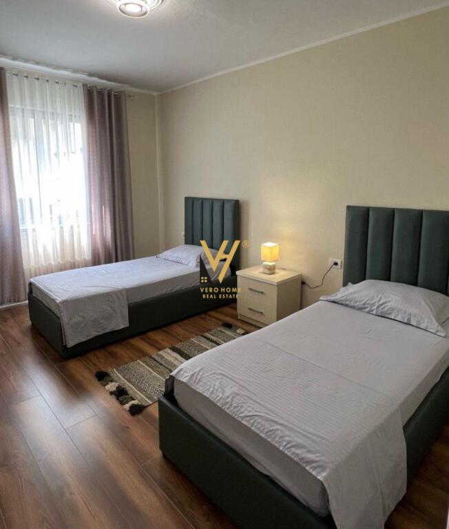 SHITET APARTAMENT 2+1+BLK NE DURRES, PRANE STACIONIT TE TRENIT 200.000 EURO